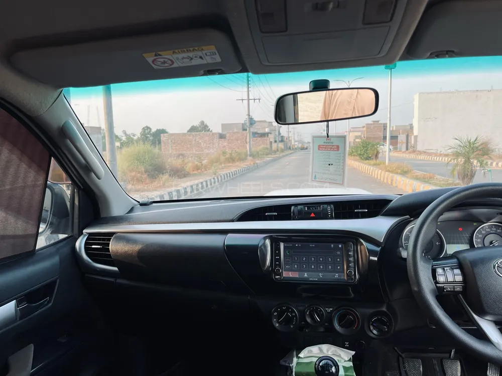 Toyota Hilux 2017 for Sale in Islamabad Toyota Hilux 2017 for Sale in Islamabad Image-9