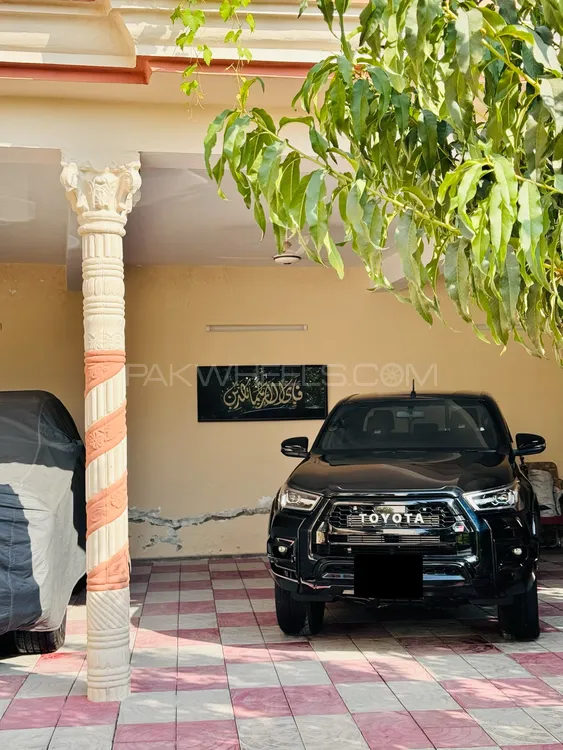 Toyota Hilux 2025 for Sale in Islamabad Image-1