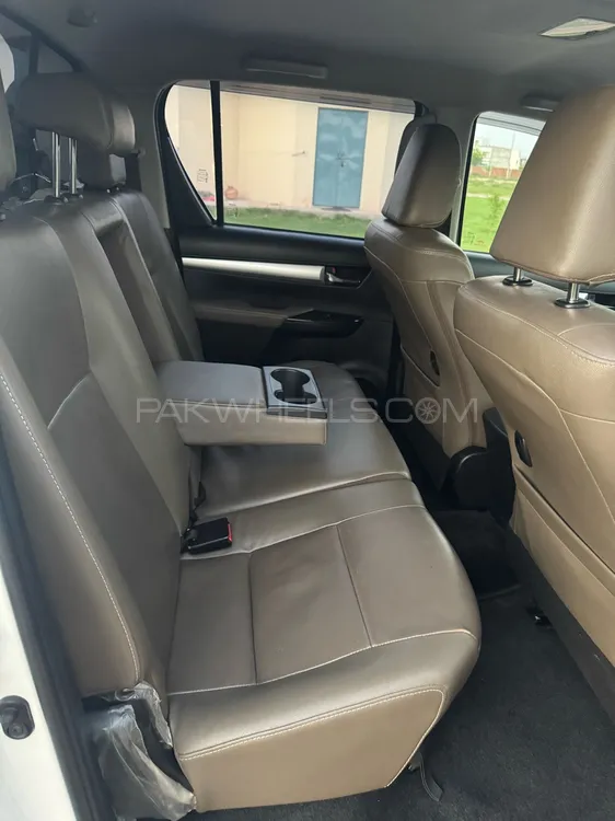 Toyota Hilux 2018 for Sale in Lahore Toyota Hilux 2018 for Sale in Lahore Image-10