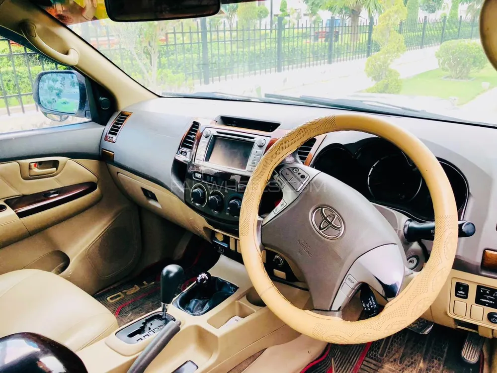 Toyota Hilux 2012 for Sale in Lahore Toyota Hilux 2012 for Sale in Lahore Image-3