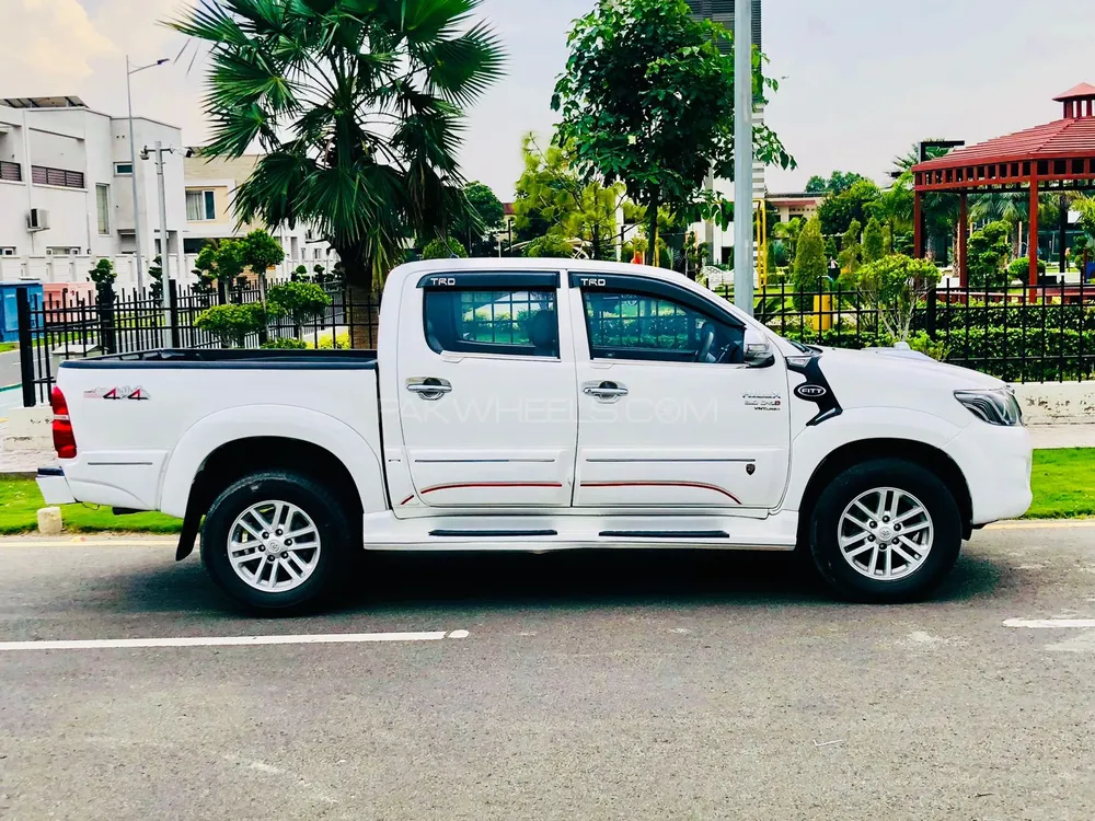 Toyota Hilux 2012 for Sale in Lahore Toyota Hilux 2012 for Sale in Lahore Image-2