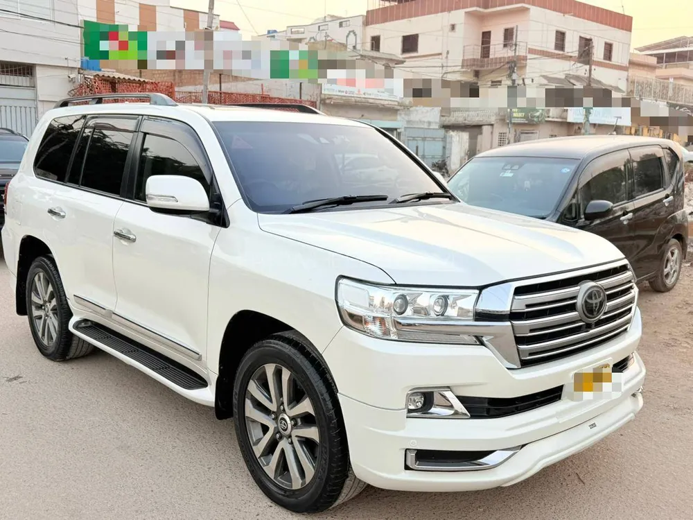 Toyota Land Cruiser 2016 for Sale in Karachi Toyota Land Cruiser 2016 for Sale in Karachi Image-2