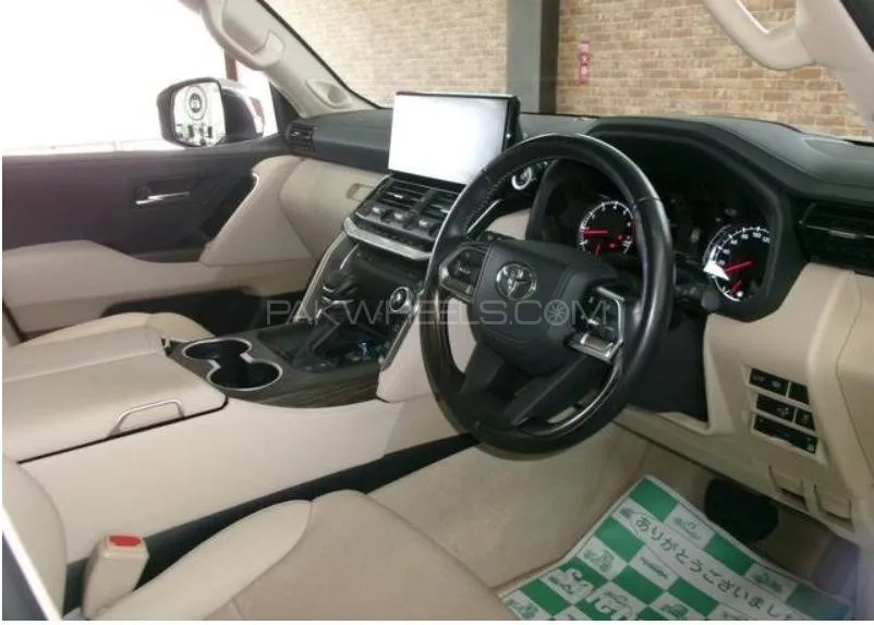 Toyota Land Cruiser 2022 for Sale in Karachi Toyota Land Cruiser 2022 for Sale in Karachi Image-8