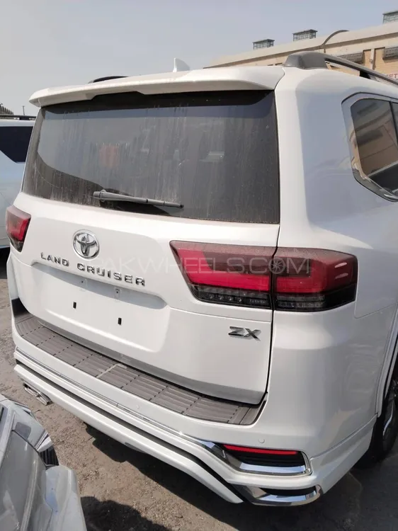 Toyota Land Cruiser 2022 for Sale in Karachi Toyota Land Cruiser 2022 for Sale in Karachi Image-5