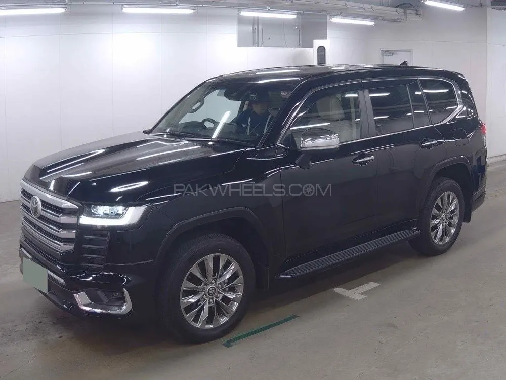 Toyota Land Cruiser 2023 for Sale in Lahore Toyota Land Cruiser 2023 for Sale in Lahore Image-4