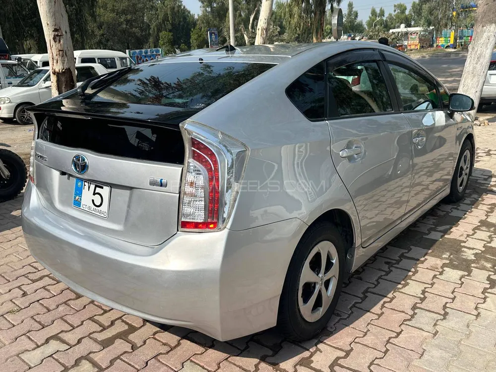 Toyota Prius 2013 for Sale in Peshawar Toyota Prius 2013 for Sale in Peshawar Image-2