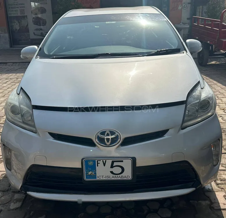 Toyota Prius 2013 for Sale in Peshawar Toyota Prius 2013 for Sale in Peshawar Image-8