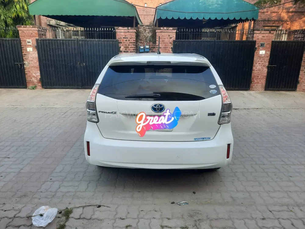 Toyota Prius Alpha 2012 for Sale in Sialkot Toyota Prius Alpha 2012 for Sale in Sialkot Image-8
