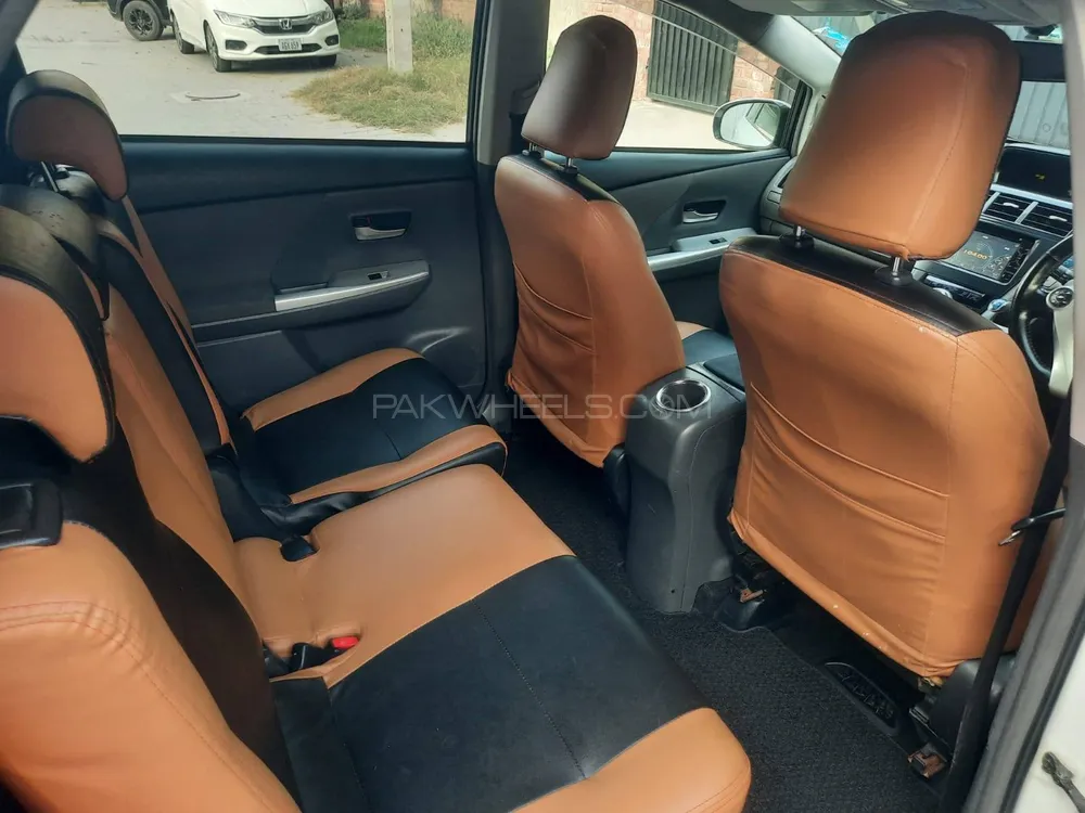 Toyota Prius Alpha 2012 for Sale in Sialkot Toyota Prius Alpha 2012 for Sale in Sialkot Image-10