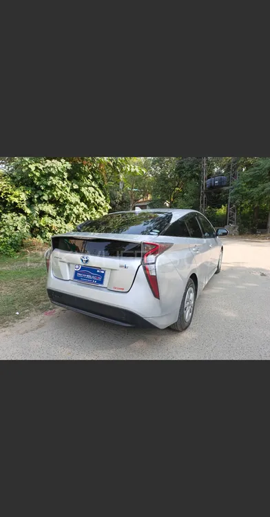 Toyota Prius 2016 for Sale in Lahore Toyota Prius 2016 for Sale in Lahore Image-7