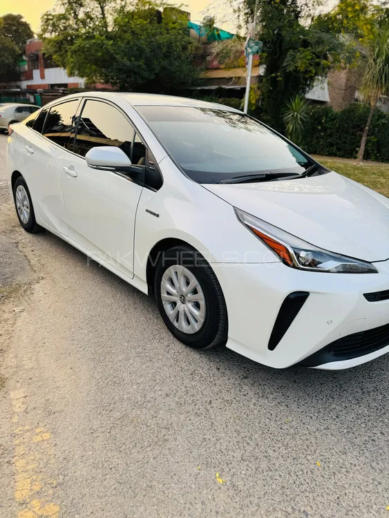Toyota Prius 2020 for Sale in Peshawar Toyota Prius 2020 for Sale in Peshawar Image-5