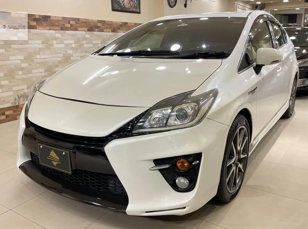 Toyota Prius 2013 for Sale in Karachi Toyota Prius 2013 for Sale in Karachi Image-4