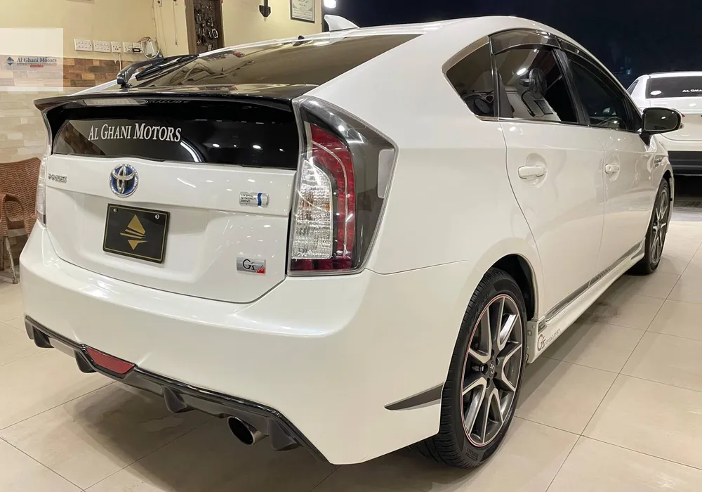 Toyota Prius 2013 for Sale in Karachi Toyota Prius 2013 for Sale in Karachi Image-7