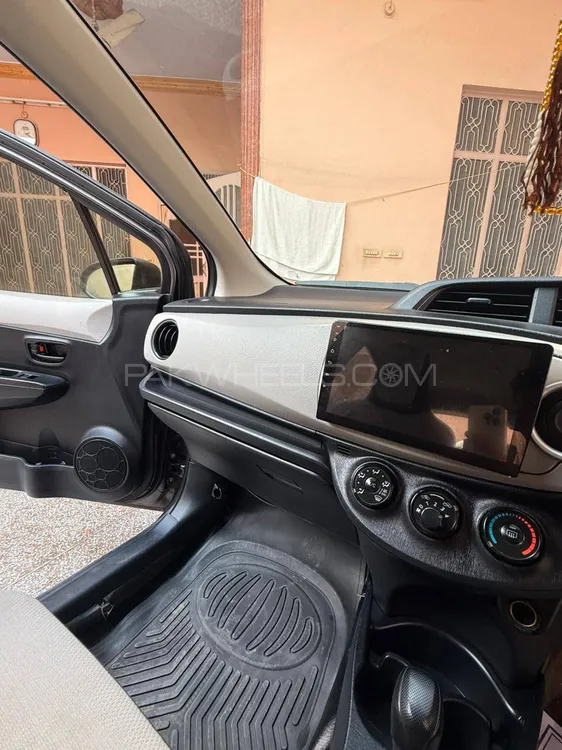 Toyota Vitz 2013 for Sale in Sargodha Toyota Vitz 2013 for Sale in Sargodha Image-13