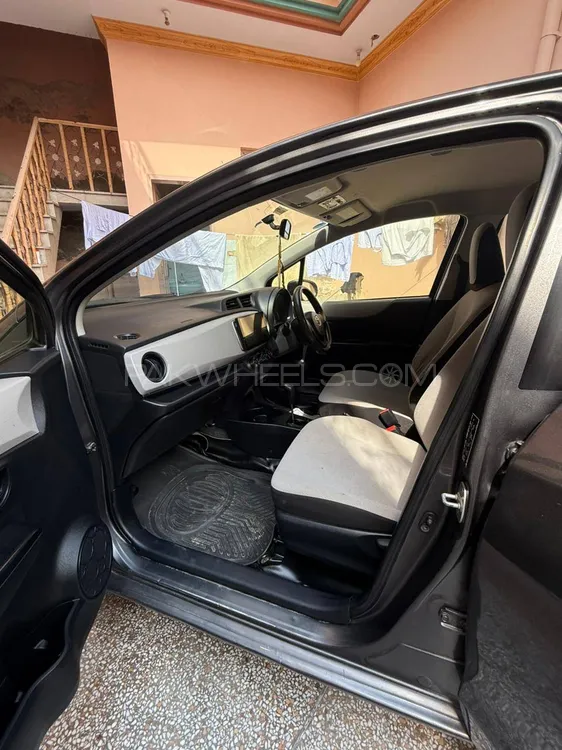 Toyota Vitz 2013 for Sale in Sargodha Toyota Vitz 2013 for Sale in Sargodha Image-19