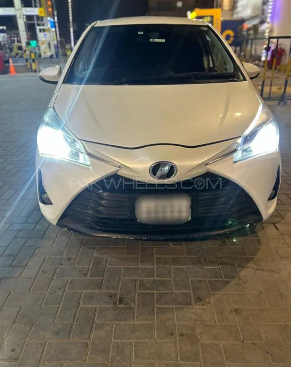 Toyota Vitz 2017 for Sale in Gujranwala Image-1