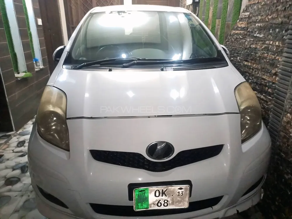 Toyota Vitz 2009 for Sale in Lahore Image-1
