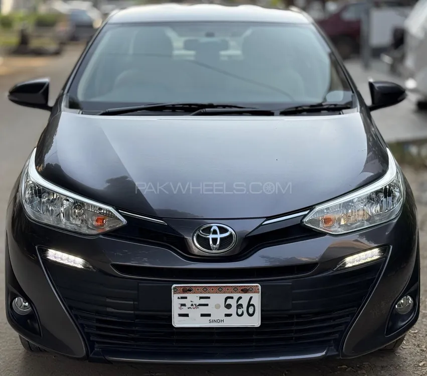 Toyota Yaris Sedan 2021 for Sale in Karachi Image-1