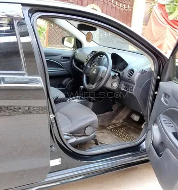 Mitsubishi Mirage 1.0 G 2012