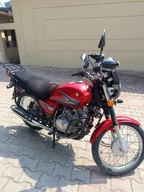 Suzuki GS 150 2013