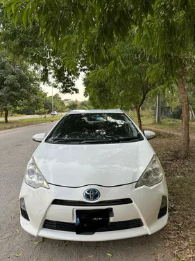 Toyota Aqua G LED Soft Leather Selection  2013