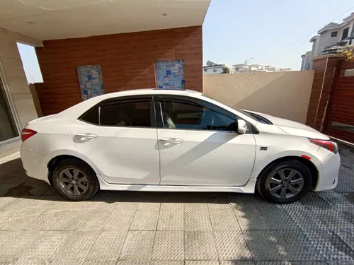 Toyota Corolla Altis Grande CVT-i 1.8 2017