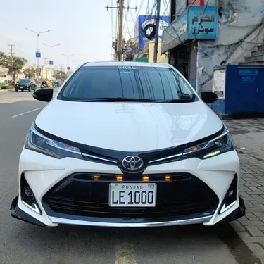 Toyota Corolla Altis Grande CVT-i 1.8 2017