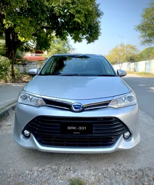 Toyota Corolla Axio Hybrid 1.5 2016
