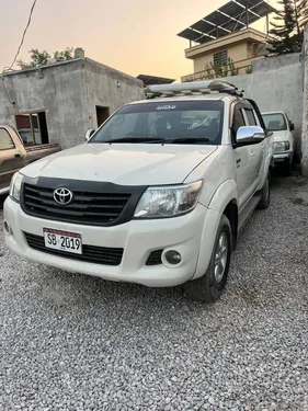 ٹویوٹا ہائیلکس ۴x۴ ڈبل کیب اسٹینڈرڈ 2016 for Sale ٹویوٹا ہائیلکس ۴x۴ ڈبل کیب اسٹینڈرڈ 2016 for Sale