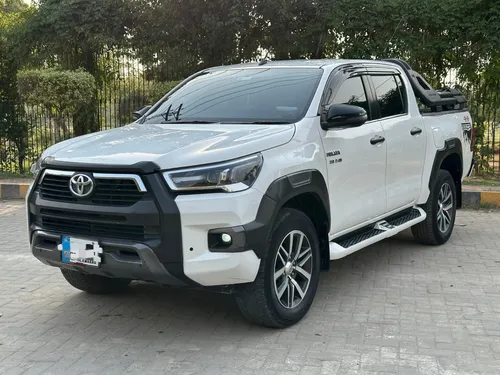 Toyota Hilux Revo V Automatic 2.8 2021