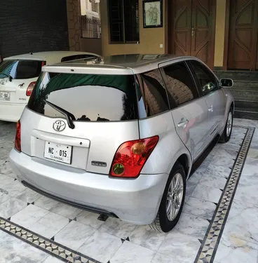 Toyota IST 1.3 A 2004