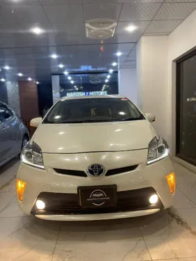 Toyota Prius S LED Edition 1.8 2014