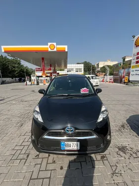 Toyota Sienta 2015