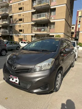 Toyota Vitz F 1.0 2011