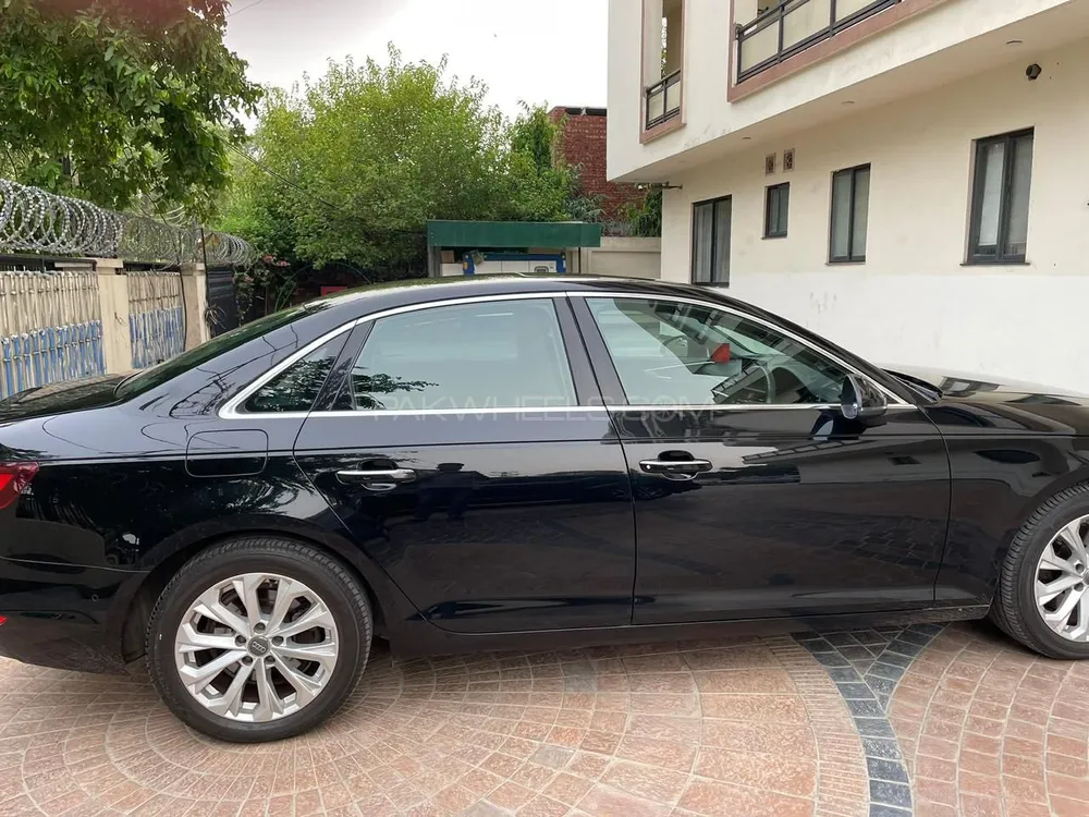 Audi A4 2018 for Sale in Gujranwala Audi A4 2018 for Sale in Gujranwala Image-9