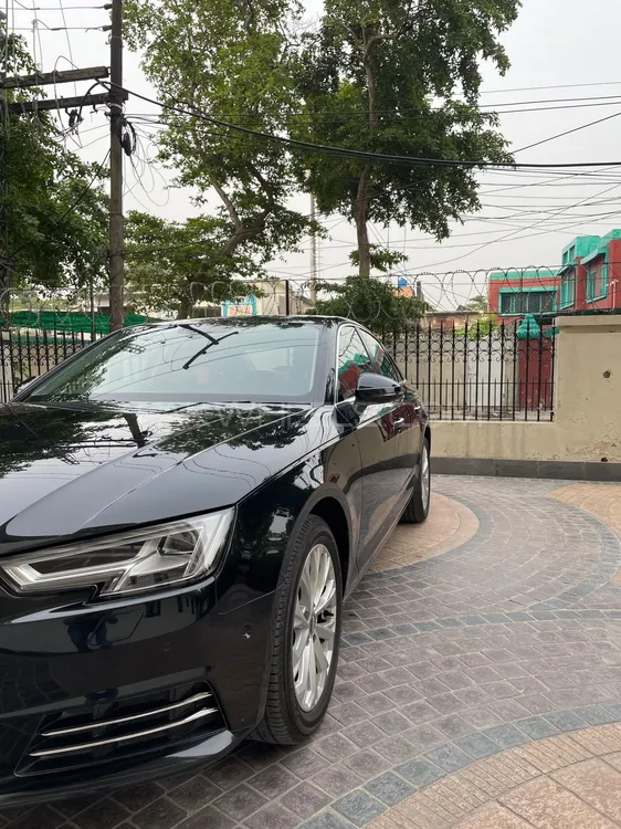 Audi A4 2018 for Sale in Gujranwala Audi A4 2018 for Sale in Gujranwala Image-8