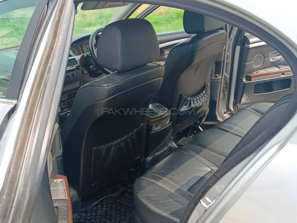 BMW 7 Series 2004 for Sale in Lahore BMW 7 Series 2004 for Sale in Lahore Image-6