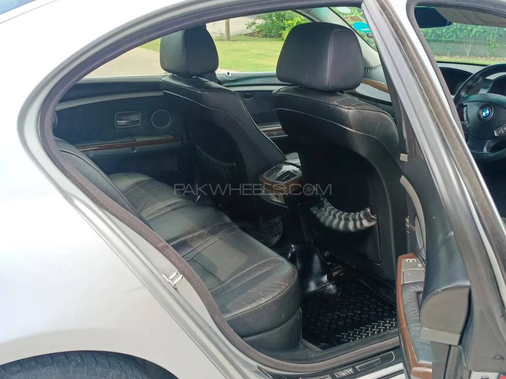 BMW 7 Series 2004 for Sale in Lahore BMW 7 Series 2004 for Sale in Lahore Image-7