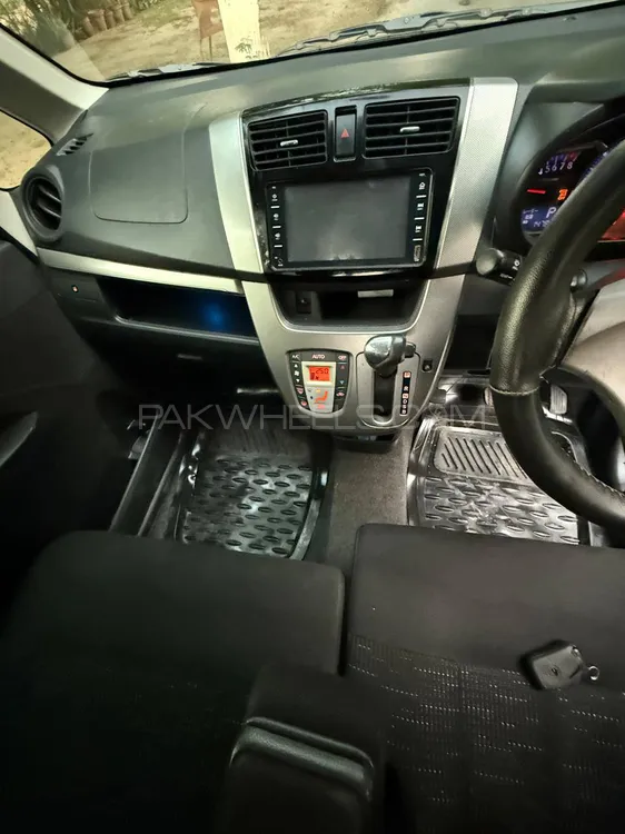 Daihatsu Move 2013 for Sale in Lahore Daihatsu Move 2013 for Sale in Lahore Image-8