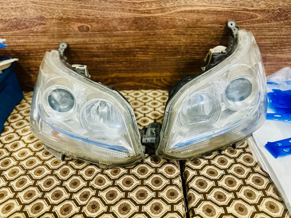 daihatsu move lights  daihatsu move lights  Image-1