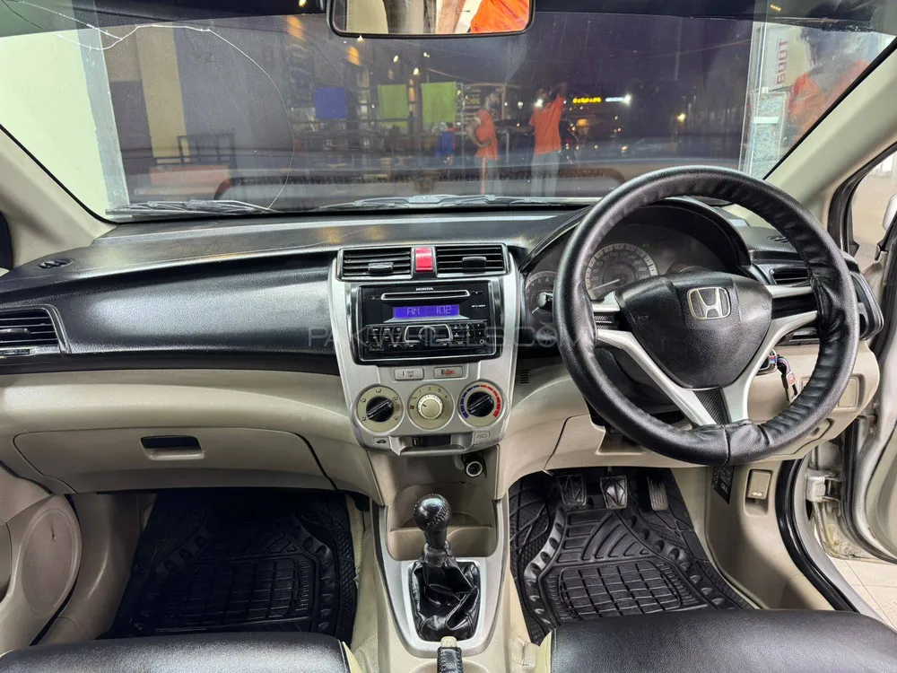 Honda City 2015 for Sale in Faisalabad Honda City 2015 for Sale in Faisalabad Image-8