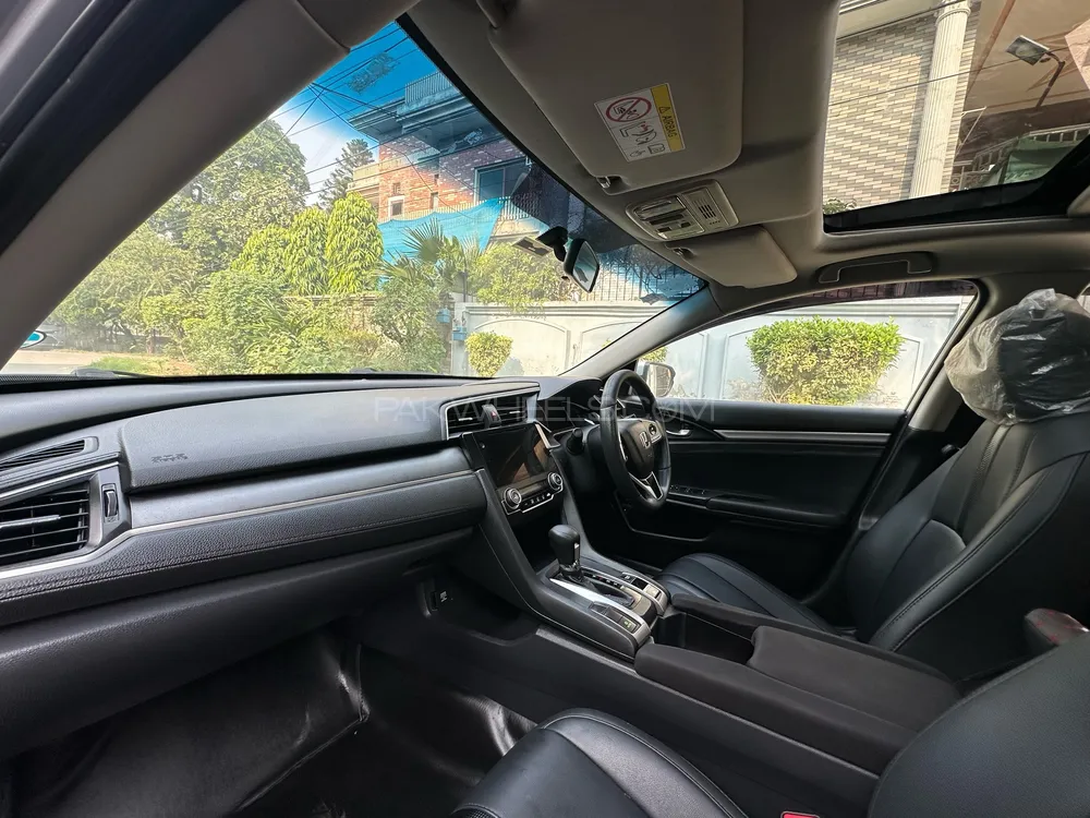 Honda Civic 2018 for Sale in Lahore Honda Civic 2018 for Sale in Lahore Image-11
