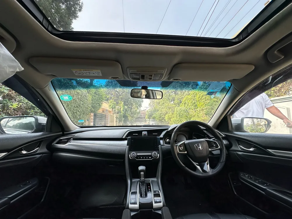 Honda Civic 2018 for Sale in Lahore Honda Civic 2018 for Sale in Lahore Image-12