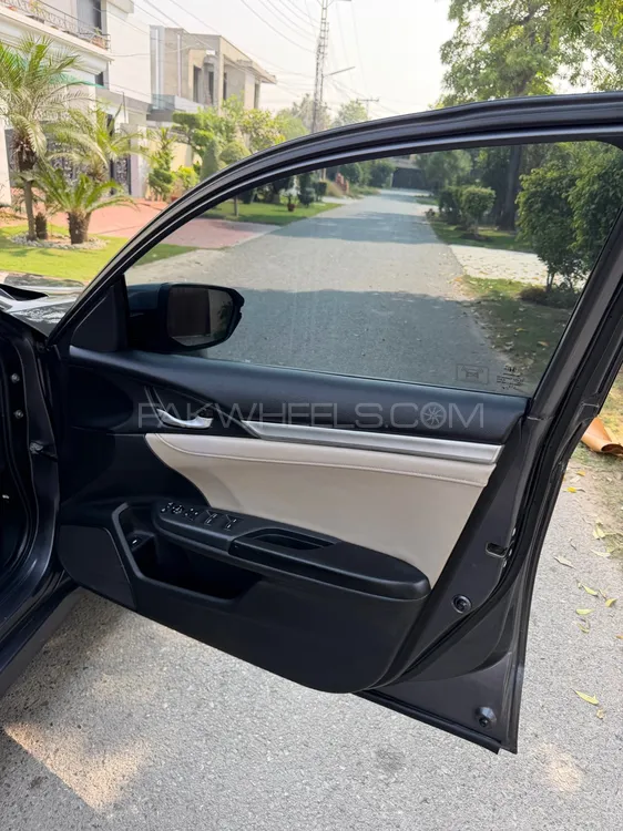 Honda Civic 2018 for Sale in Lahore Honda Civic 2018 for Sale in Lahore Image-13