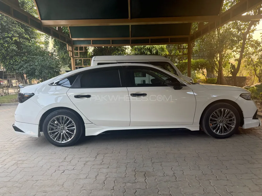 Honda Civic 2025 for Sale in Sialkot Honda Civic 2025 for Sale in Sialkot Image-6