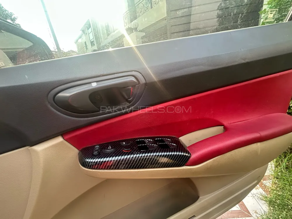 Honda Civic 2010 for Sale in Multan Honda Civic 2010 for Sale in Multan Image-6