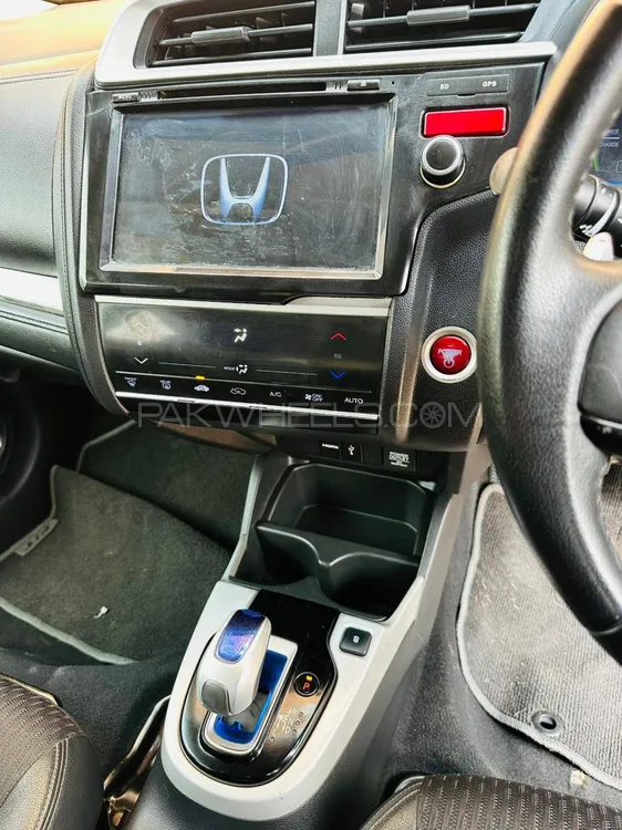 Honda Fit 2014 for Sale in Lahore Honda Fit 2014 for Sale in Lahore Image-10