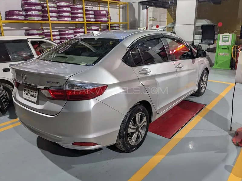 Honda Grace Hybrid 2015 for Sale in Karachi Honda Grace Hybrid 2015 for Sale in Karachi Image-9