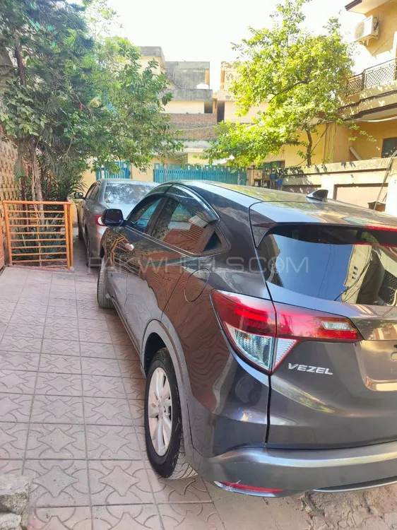 Honda Vezel 2014 for Sale in Rawalpindi Honda Vezel 2014 for Sale in Rawalpindi Image-3