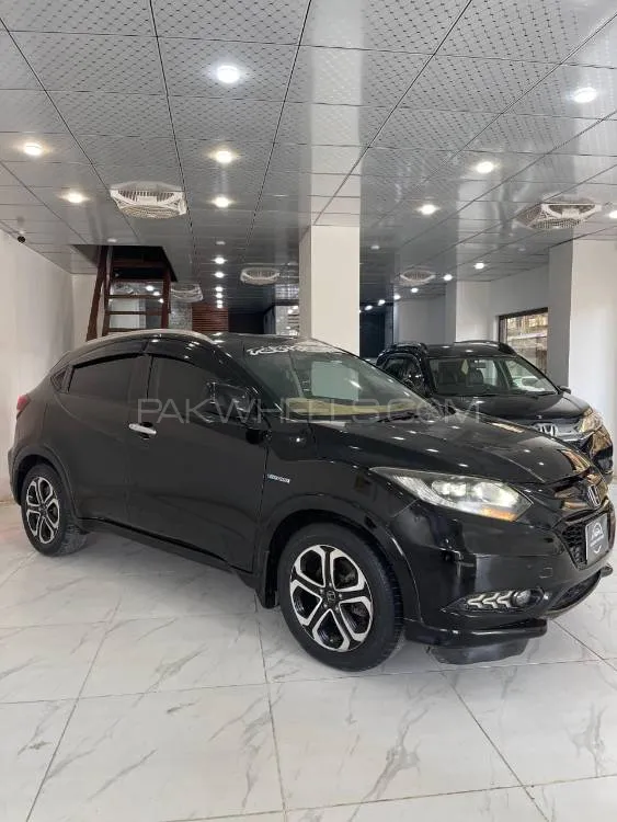 Honda Vezel 2015 for Sale in Karachi Honda Vezel 2015 for Sale in Karachi Image-2